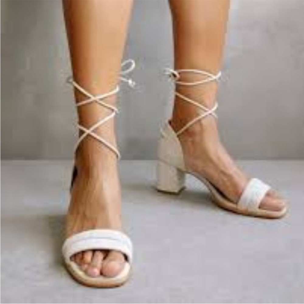 ALOHAS Dakota Suede Lace Up Sandals in Ice White sz 5-5.5 US , 35 EU